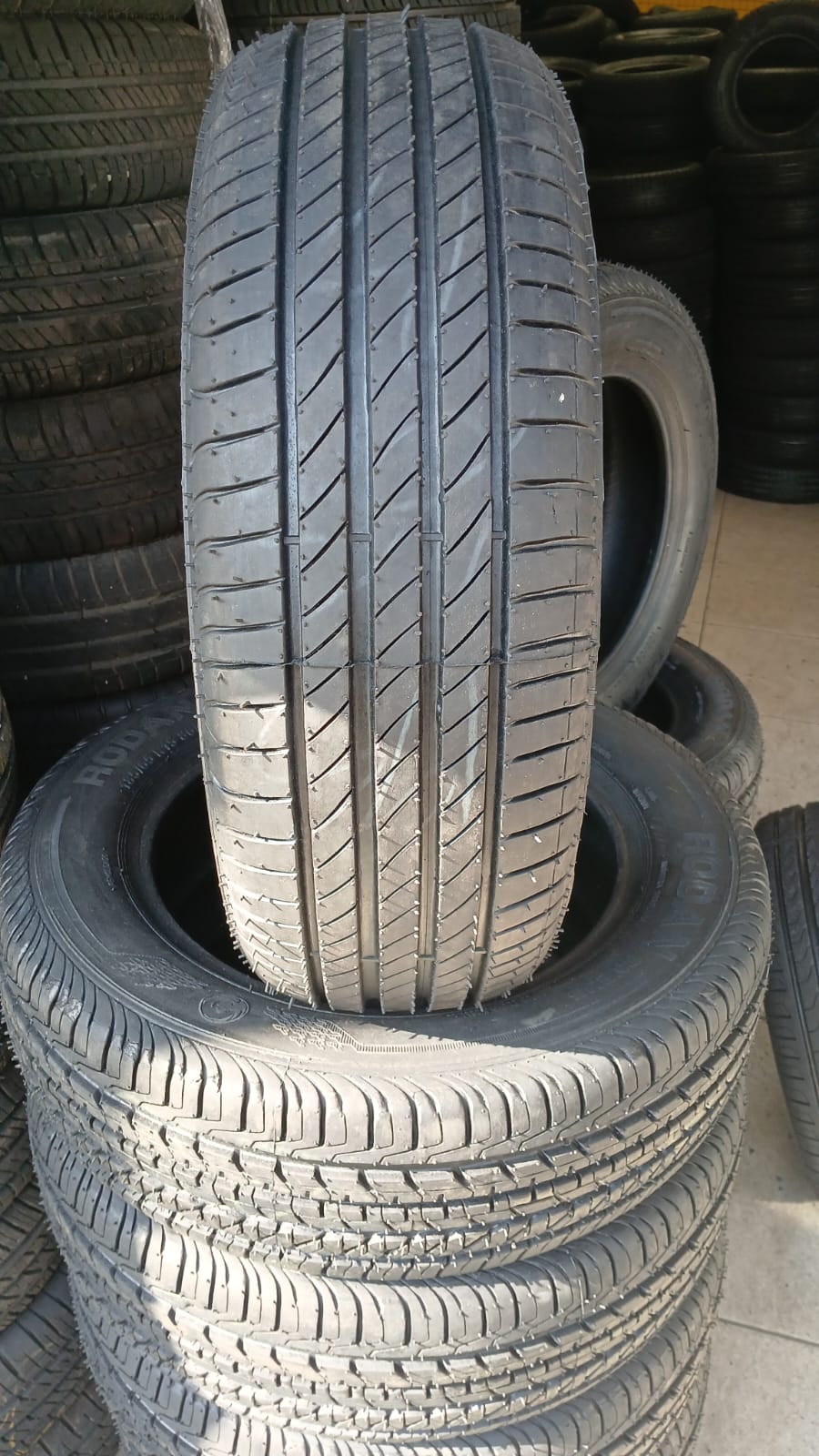 Pneu remoldado 195/65 R15